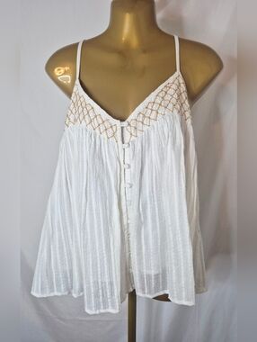 Love Stitch White Gauze Button Cami with Tan Stitched Embroidery NWT Size M
